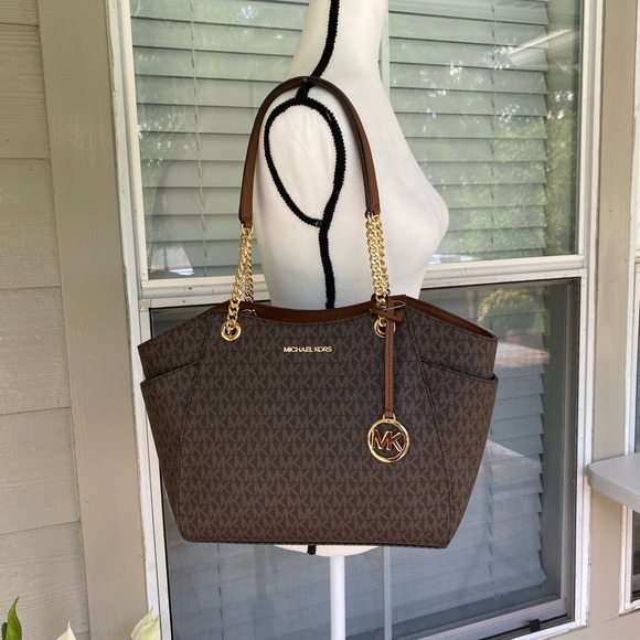 Michael Kors Handbags - Michael Kors LG CHAIN tote